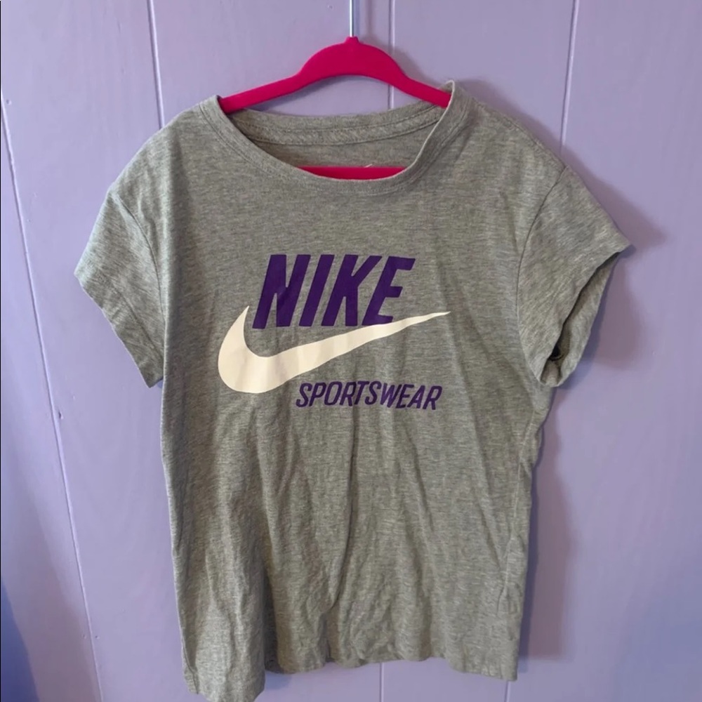 Nike tee